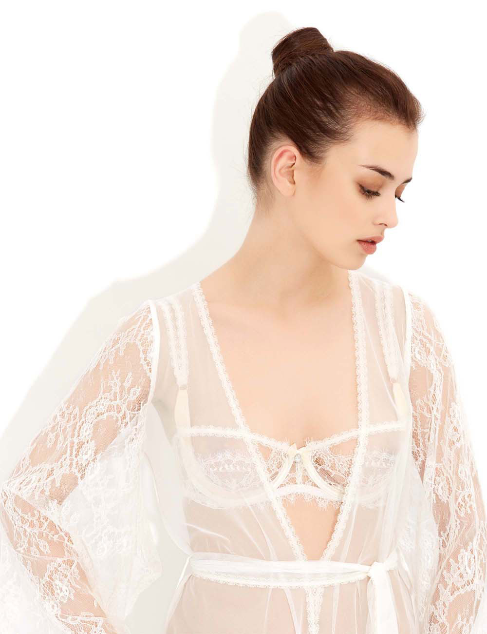 compelling_lace_ivory_nude_short_robe_ss15_detail