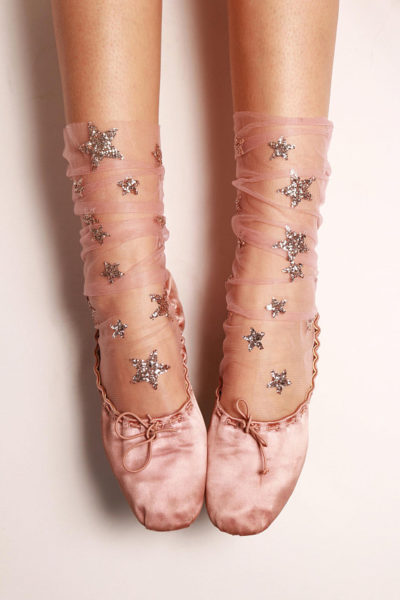 Lirika Matoshi, тюлевые носки с блестящими звёздами