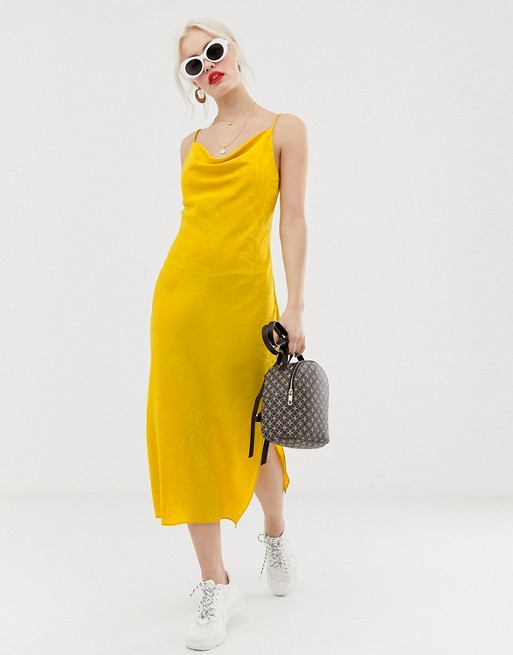 Желтое платье миди со свободным воротом New Look